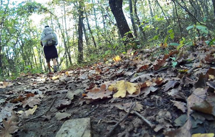 via degli dei in autunno foglie