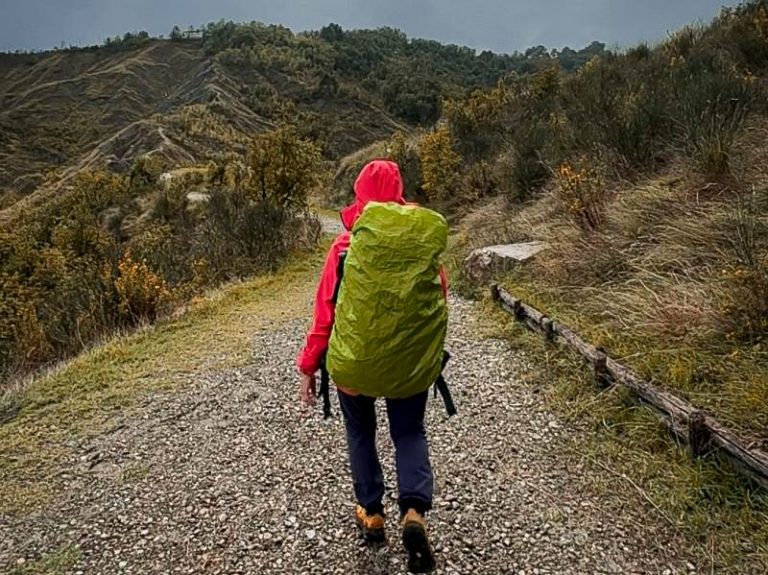 cosa mettere in caso di pioggia nel trekking